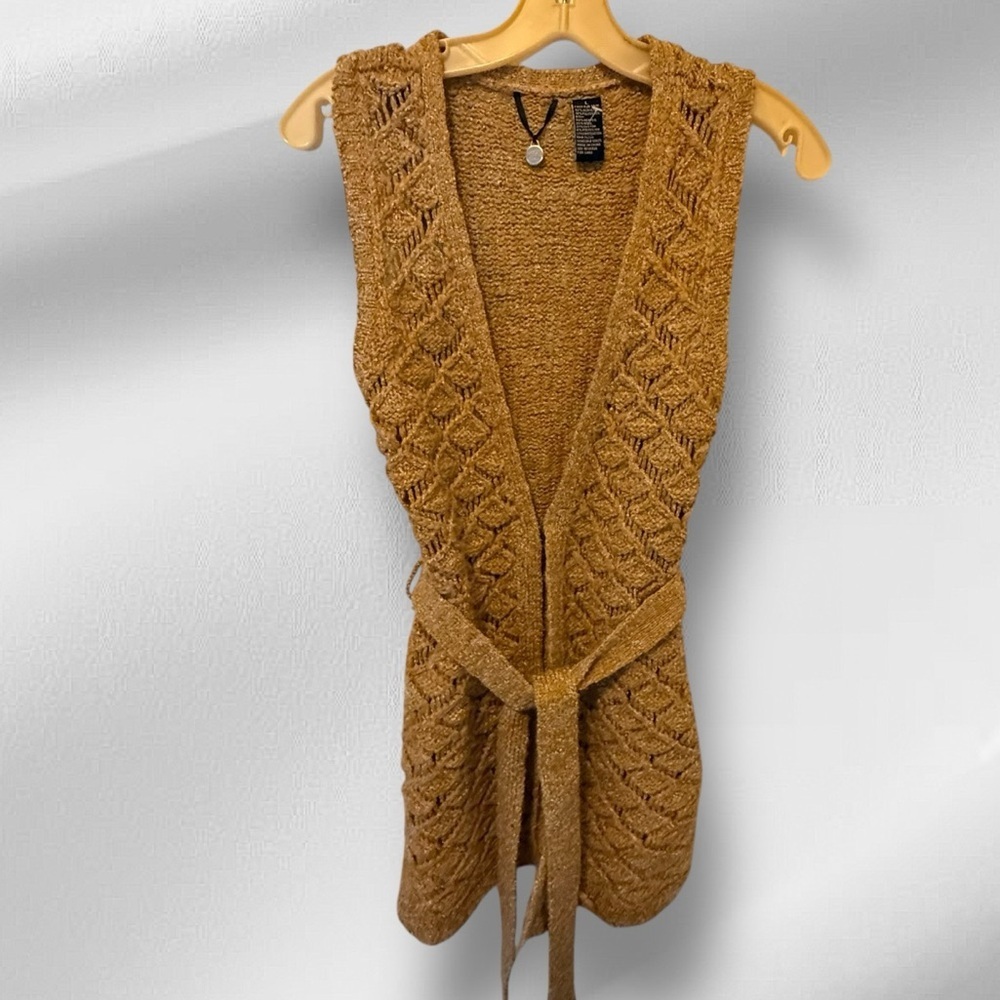 BKE‎ Boutiuqe Sweater Vest with Belt